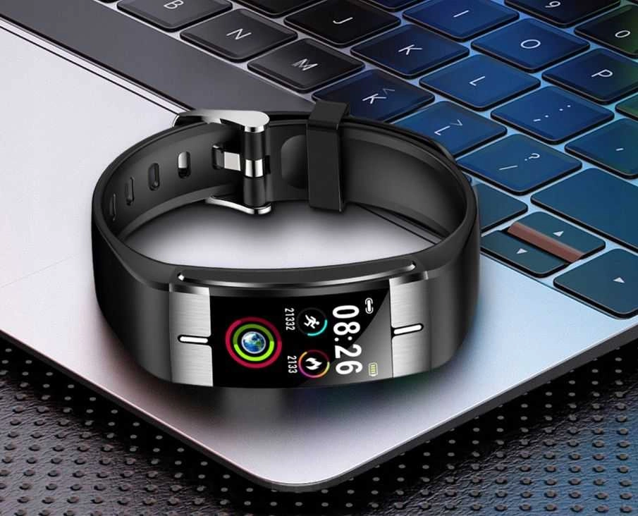 MaxCom FW34 TFT Wristband activity tracker