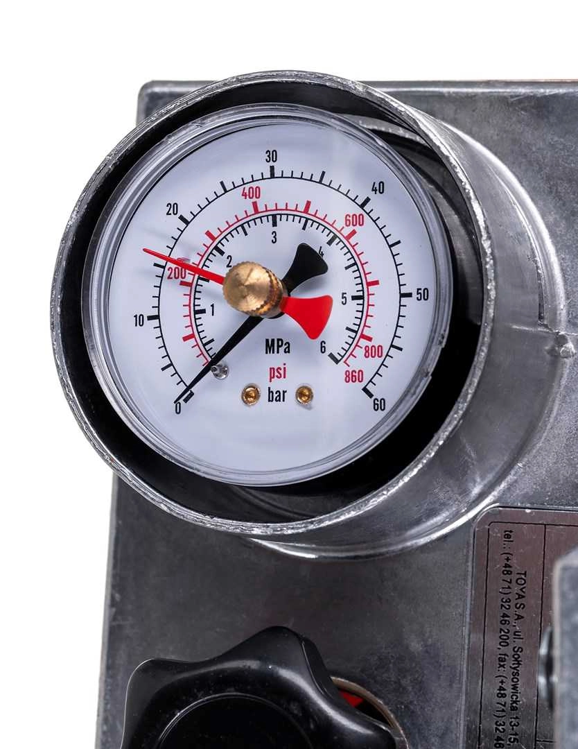 Yato Manual Pump for Pressure Testing