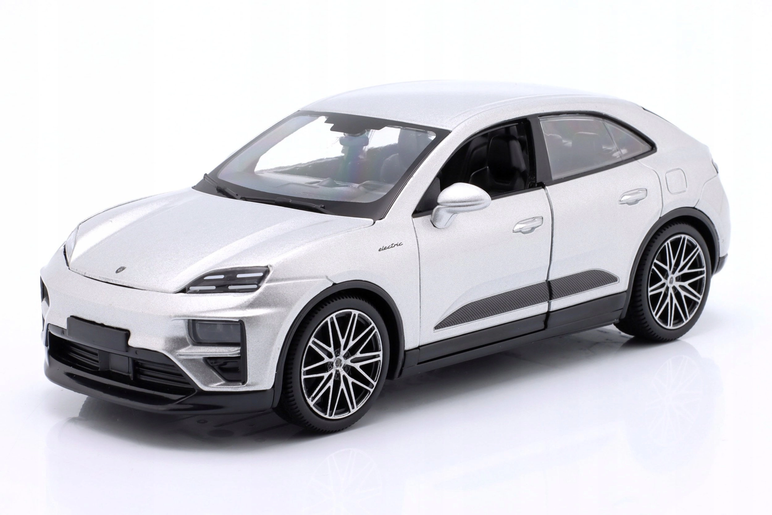 BBU 1:24 Porsche Macan Turbo Electric
