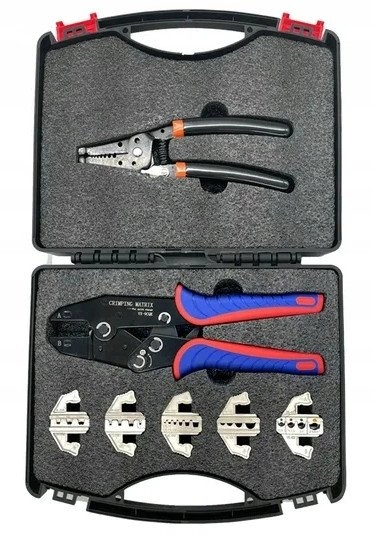 Set of crimper with tool-free replaceable