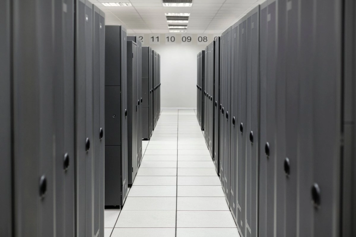HPE ProLiant DL20 Gen11 2LFF/4SFF OCP