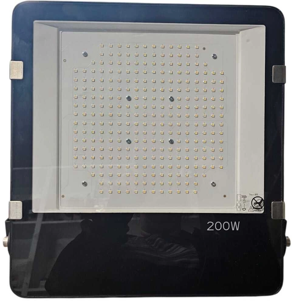 FL AGOR PRO 200W NW projector
