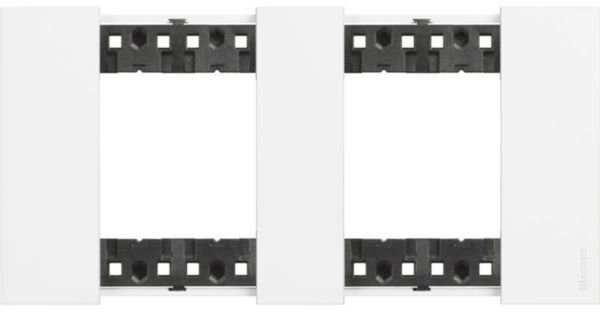 Legrand BTKA4802M2KW slēdža rozete un rozete