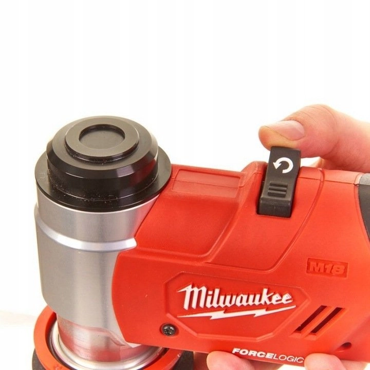 Cordless hydraulic hole saw with case