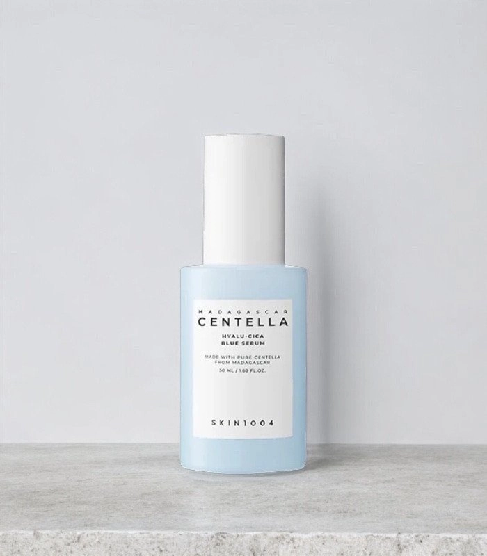 SKIN1004_Madagaskar Centella Hyalu-Cica Blue Serum face