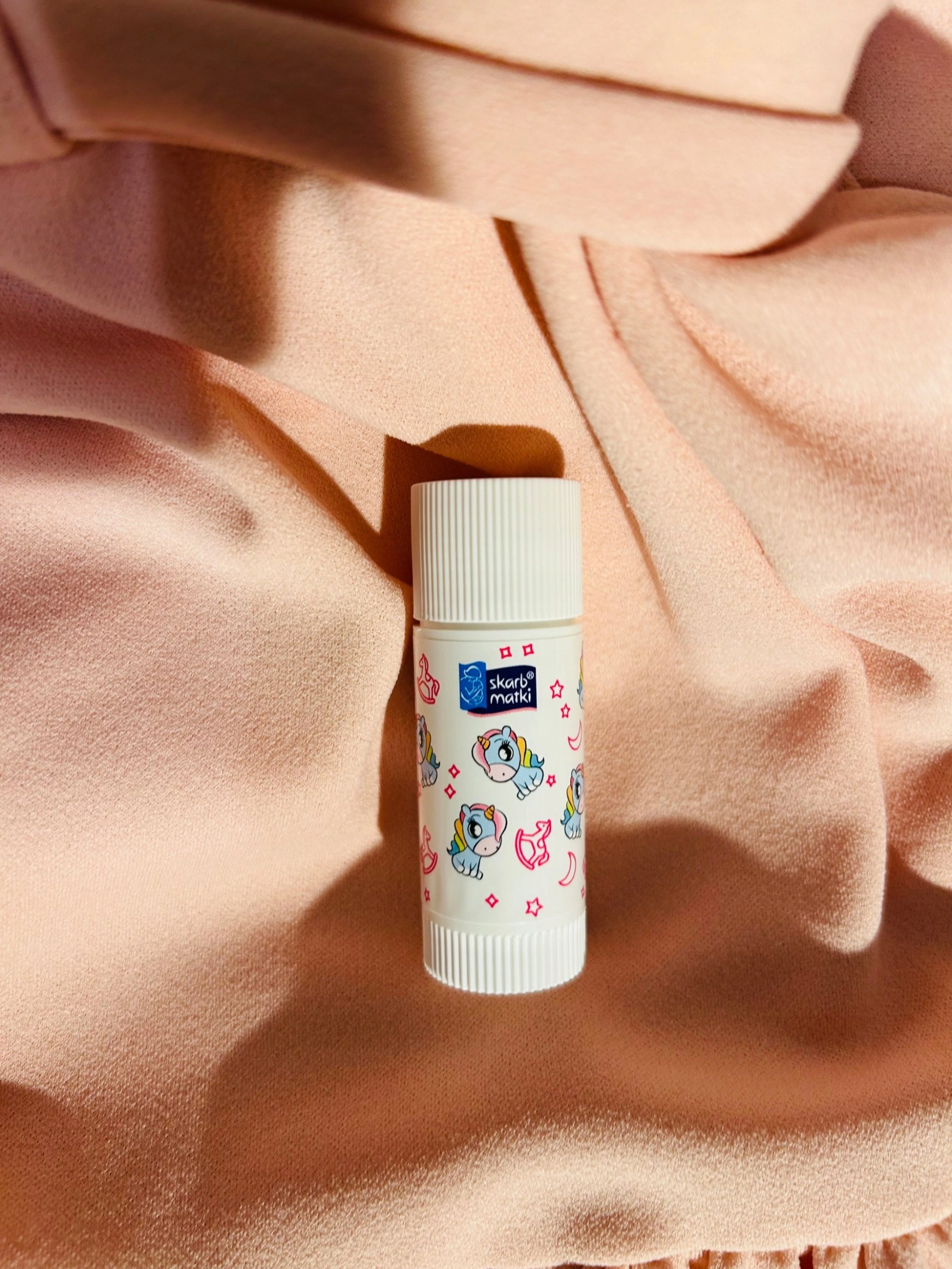 MOTHER`S TREASURE - PROTECTIVE LIPSTICK FOR