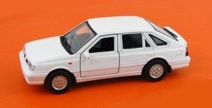 Polonez Caro Plus 1:39 white WELLY